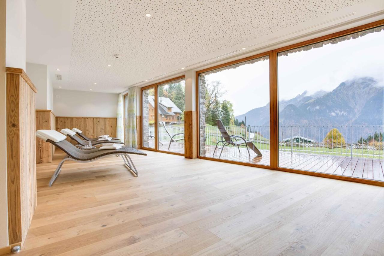 Hotel Burtschahof Bürserberg エクステリア 写真