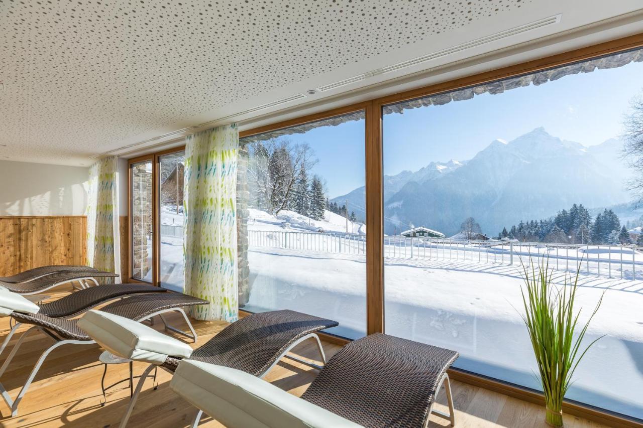 Hotel Burtschahof Bürserberg エクステリア 写真