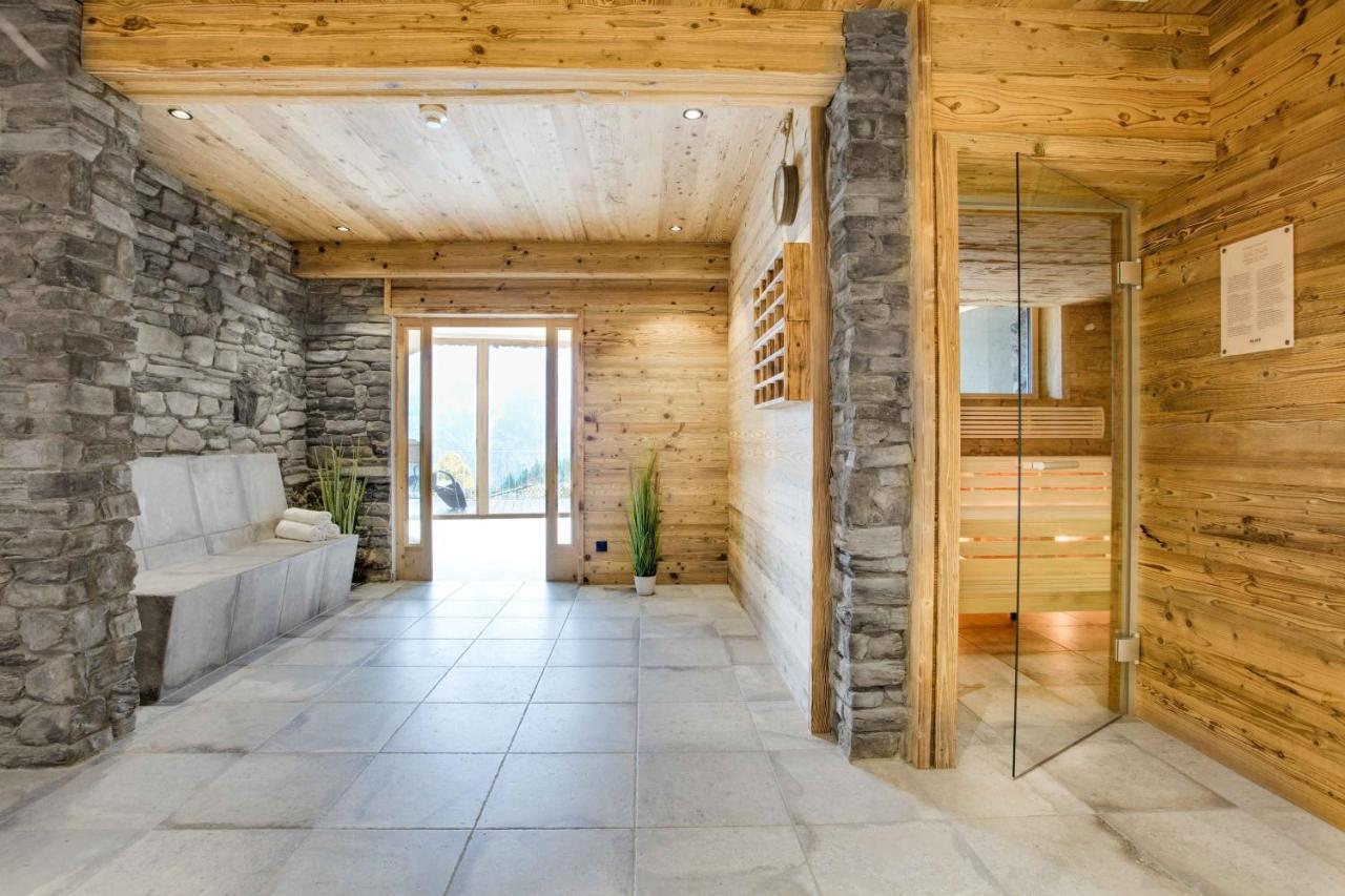 Hotel Burtschahof Bürserberg エクステリア 写真