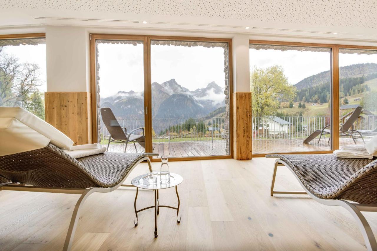Hotel Burtschahof Bürserberg エクステリア 写真