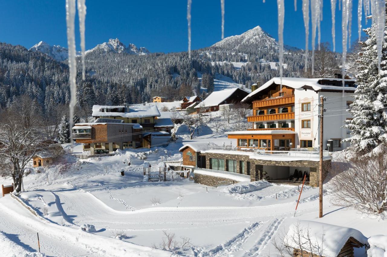 Hotel Burtschahof Bürserberg エクステリア 写真