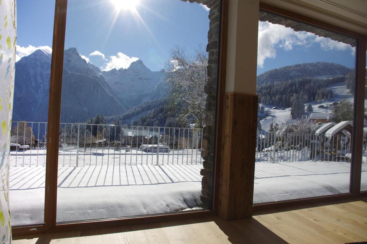 Hotel Burtschahof Bürserberg エクステリア 写真