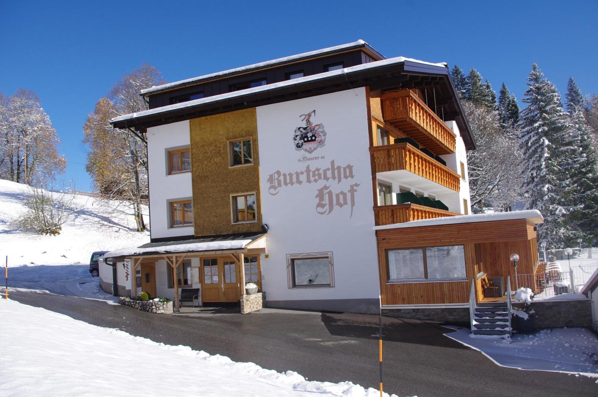 Hotel Burtschahof Bürserberg エクステリア 写真